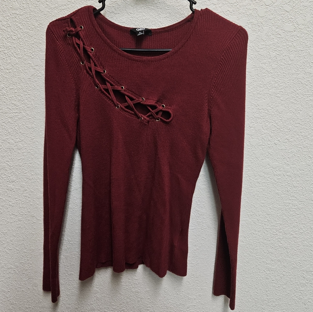 Maroon ribbed top